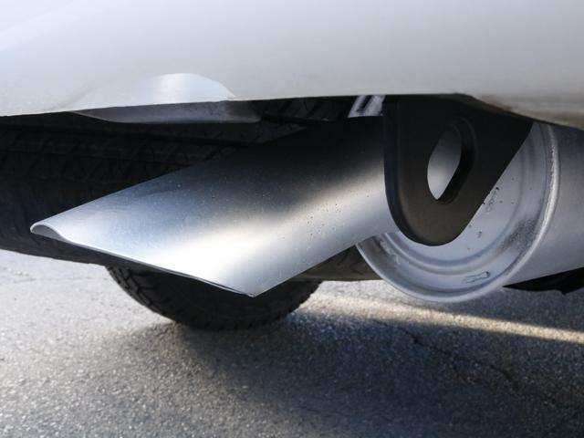 ランドクルーザー１００ ＶＸリミテッド　純正マルチレス　２インチリフトアップ　後期型５速オートマ　社外ナビ新品ＦＬＥＸオリジナル１６インチＡＷ　ジオランダーＡＴタイヤ　ルーフレール　クルコン　ＥＴＣ　タイミングベルト交換済み（32枚目）