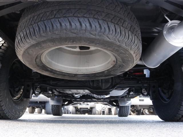 ランドクルーザー１００ ＶＸリミテッド　純正マルチレス　２インチリフトアップ　後期型５速オートマ　社外ナビ新品ＦＬＥＸオリジナル１６インチＡＷ　ジオランダーＡＴタイヤ　ルーフレール　クルコン　ＥＴＣ　タイミングベルト交換済み（35枚目）