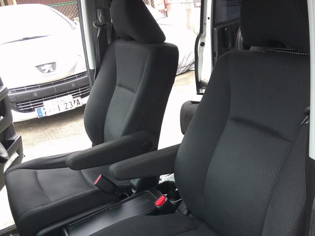 ステップワゴンスパーダ Z 禁煙車 ETC バックカメラ BluetoothハンズフリーフルセグTVナビ 純正カーテン ローダウン 両側電動スライドドア オートライト HID スマートキー アイドリングストップ リアスモーク(13枚目)