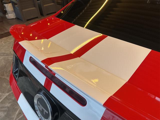 マスタング Ｖ８　ＧＴアピアランスパッケージ　センターストライプ。レッドレザーシート　後期フェイス　後期ＬＥＤテール（33枚目）