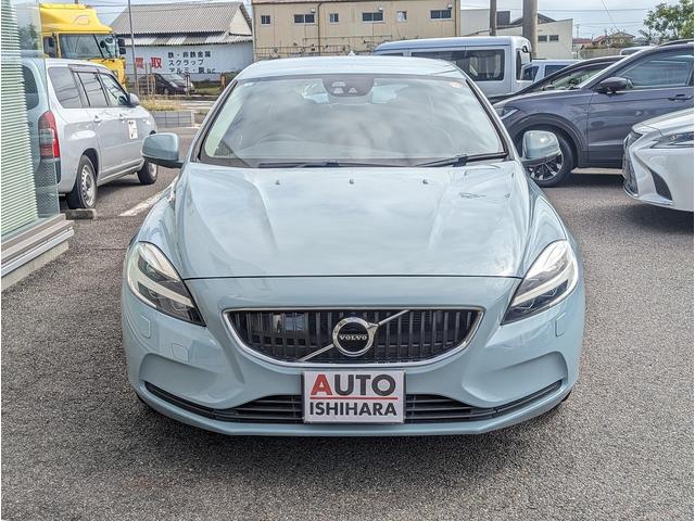 Ｖ４０ Ｄ４　モメンタム　後期モデル　２０１７年モデル　純正フルセグＴＶナビ　衝突警告　レーンキープエイド　前席シートヒーター　ＬＥＤヘッド　ＢＬＩＳ（2枚目）