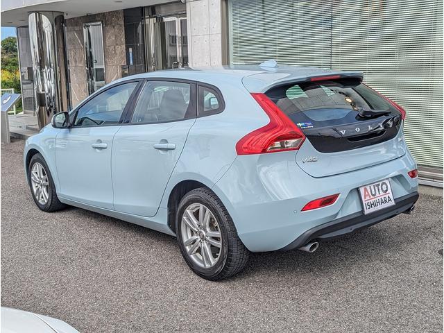 Ｖ４０ Ｄ４　モメンタム　後期モデル　２０１７年モデル　純正フルセグＴＶナビ　衝突警告　レーンキープエイド　前席シートヒーター　ＬＥＤヘッド　ＢＬＩＳ（4枚目）
