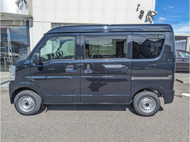 エブリイ ＰＡリミテッド　届出済未使用車　セーフティサポート　デュアルカメラブレーキサポート　誤発進抑制機能　純正フロアマット（3枚目）