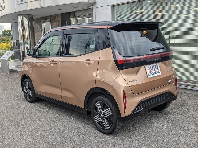サクラ G OP寒冷地仕様 OPプレミアムインテリアパッケージ OPボディカラー OP15インチAW 360度セーフティアシスト 9インチ日産コネクトナビ フルセグTV ベージュ合皮ハーフレザーシート(4枚目)