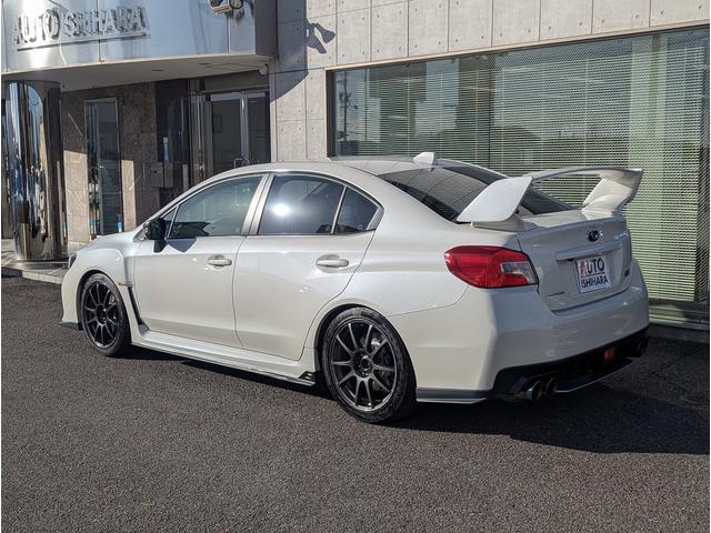 各部ＳＴＩロゴ入エアロパーツ！ブリッツ車高調、ローダウンしてあります。大変スポーティで格好良い印象です