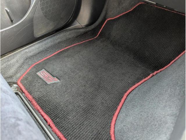 ＳＴＩロゴ入フロアマット