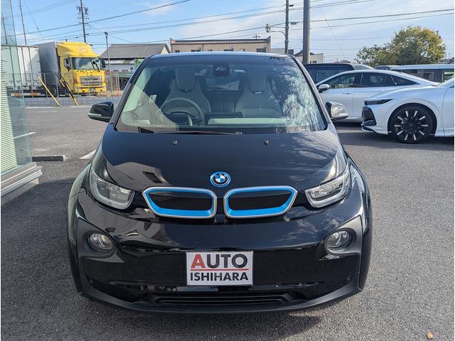 ｉ３ セレブレーションエディション　カーボナイト　４０台限定特別仕様車！　ワンオーナー車　前後ドラレコ　社外フルセグＴＶチューナー付　ハーマンカードンＨｉＦｉスピーカー　１０．２インチＨＤＤナビ　グレー合皮ハーフレザー　ドライビングアシストプラス（3枚目）