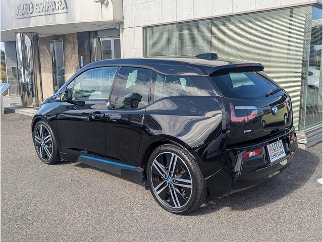 ｉ３ セレブレーションエディション　カーボナイト　４０台限定特別仕様車！　ワンオーナー車　前後ドラレコ　社外フルセグＴＶチューナー付　ハーマンカードンＨｉＦｉスピーカー　１０．２インチＨＤＤナビ　グレー合皮ハーフレザー　ドライビングアシストプラス（5枚目）