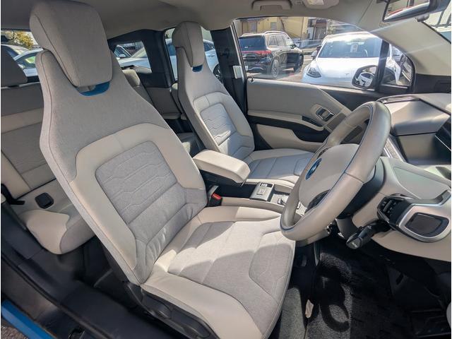 ｉ３ セレブレーションエディション　カーボナイト　４０台限定特別仕様車！　ワンオーナー車　前後ドラレコ　社外フルセグＴＶチューナー付　ハーマンカードンＨｉＦｉスピーカー　１０．２インチＨＤＤナビ　グレー合皮ハーフレザー　ドライビングアシストプラス（10枚目）
