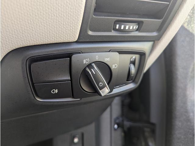 ｉ３ セレブレーションエディション　カーボナイト　４０台限定特別仕様車！　ワンオーナー車　前後ドラレコ　社外フルセグＴＶチューナー付　ハーマンカードンＨｉＦｉスピーカー　１０．２インチＨＤＤナビ　グレー合皮ハーフレザー　ドライビングアシストプラス（22枚目）