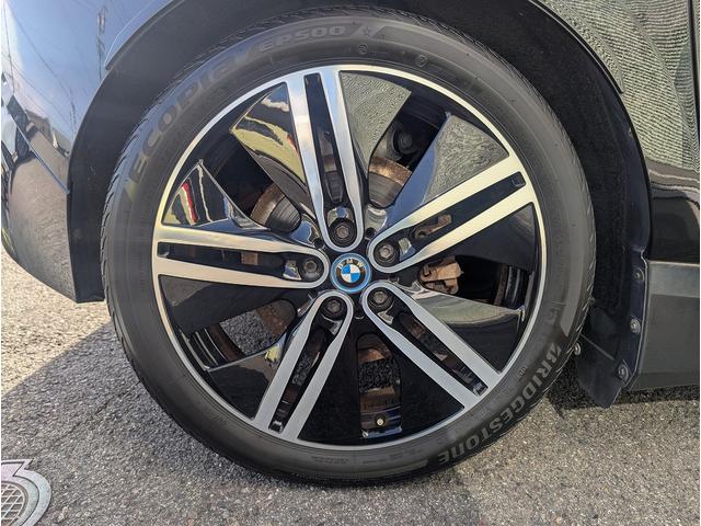 ｉ３ セレブレーションエディション　カーボナイト　４０台限定特別仕様車！　ワンオーナー車　前後ドラレコ　社外フルセグＴＶチューナー付　ハーマンカードンＨｉＦｉスピーカー　１０．２インチＨＤＤナビ　グレー合皮ハーフレザー　ドライビングアシストプラス（28枚目）