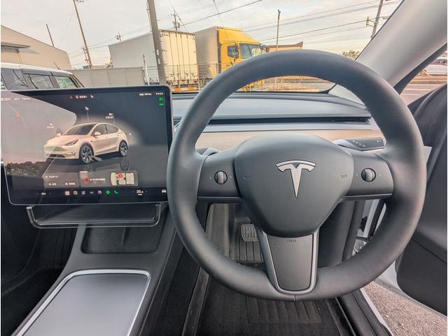 モデルＹ ＲＷＤ　Ｒｙｚｅｎ搭載　２０２４年モデル　メーカー保証継承・令和１０年９月迄　走行距離６０００ｋｍ　オートパイロット　パノラマガラスルーフ　自動緊急ブレーキ　ブラックレザー＆シートヒーター　※レンタルアップ（13枚目）