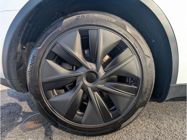 モデルＹ ＲＷＤ　Ｒｙｚｅｎ搭載　２０２４年モデル　メーカー保証継承・令和１０年９月迄　走行距離６０００ｋｍ　オートパイロット　パノラマガラスルーフ　自動緊急ブレーキ　ブラックレザー＆シートヒーター　※レンタルアップ（28枚目）