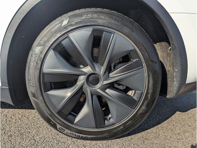 モデルＹ ＲＷＤ　Ｒｙｚｅｎ搭載　２０２４年モデル　メーカー保証継承・令和１０年９月迄　走行距離６０００ｋｍ　オートパイロット　パノラマガラスルーフ　自動緊急ブレーキ　ブラックレザー＆シートヒーター　※レンタルアップ（30枚目）