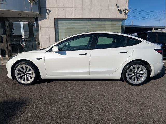 モデル3 ロングレンジ AWD デュアルモーター ワンオーナー車 2021年モデル パノラマガラスルーフ ヨークステアリング 社外デジタルインナーミラー BOXIV無線充電ホルダー ユピテルレーダー オートパイロット(4枚目)