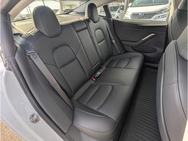 モデル3 ロングレンジ AWD デュアルモーター ワンオーナー車 2021年モデル パノラマガラスルーフ ヨークステアリング 社外デジタルインナーミラー BOXIV無線充電ホルダー ユピテルレーダー オートパイロット(11枚目)