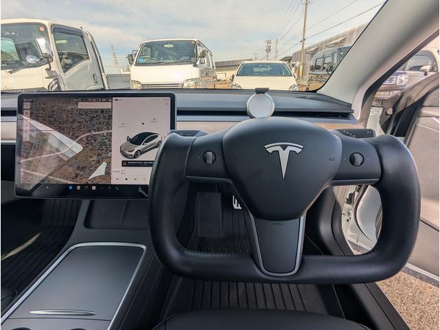 モデル3 ロングレンジ AWD デュアルモーター ワンオーナー車 2021年モデル パノラマガラスルーフ ヨークステアリング 社外デジタルインナーミラー BOXIV無線充電ホルダー ユピテルレーダー オートパイロット(12枚目)