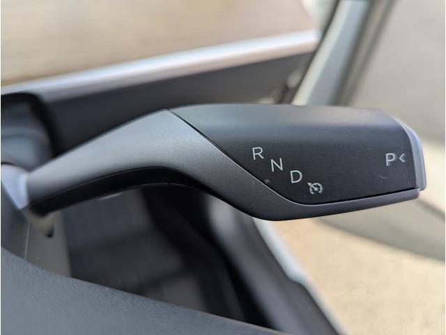 モデル3 ロングレンジ AWD デュアルモーター ワンオーナー車 2021年モデル パノラマガラスルーフ ヨークステアリング 社外デジタルインナーミラー BOXIV無線充電ホルダー ユピテルレーダー オートパイロット(13枚目)