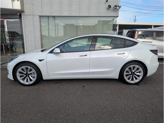 パッとスタイリッシュな印象のパールホワイトＰＰＳＷ！