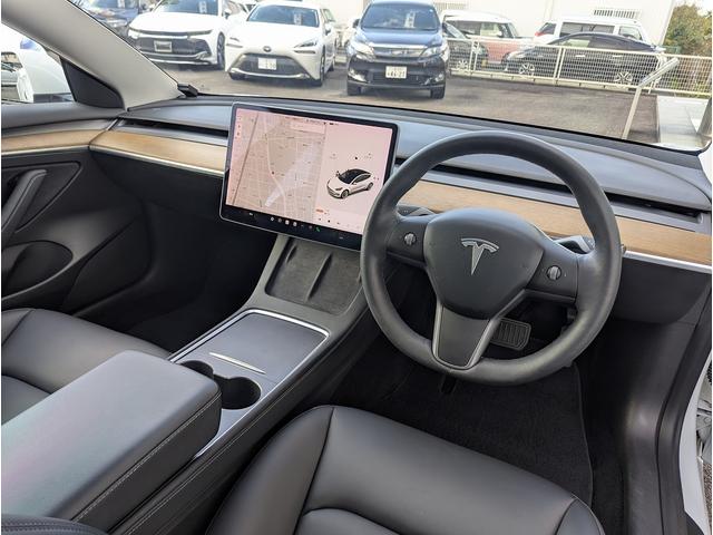 基本保証は納車時から３か月間・走行距離３０００ｋｍ（いずれか早い条件での適用）※期間・走行距離に条件はございますが、一部部品に関してはメーカー保証を継承してご納車が可能です。