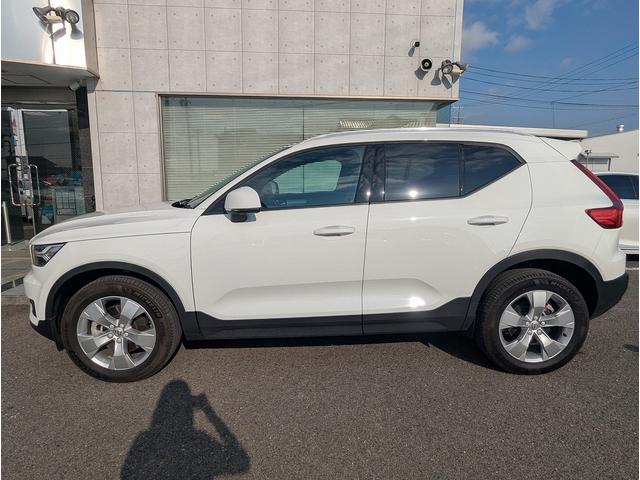 ＸＣ４０ Ｂ４　モメンタム　保証１年付　ワンオーナー車　２０２１年モデル　ＯＰハンズフリーパワーバックドア　フルセグＴＶ　インテリセーフ　アクティブベンディングＬＥＤヘッド　純正ＨＤＤナビゲーション　３６０度カメラ＆前後ソナー（4枚目）