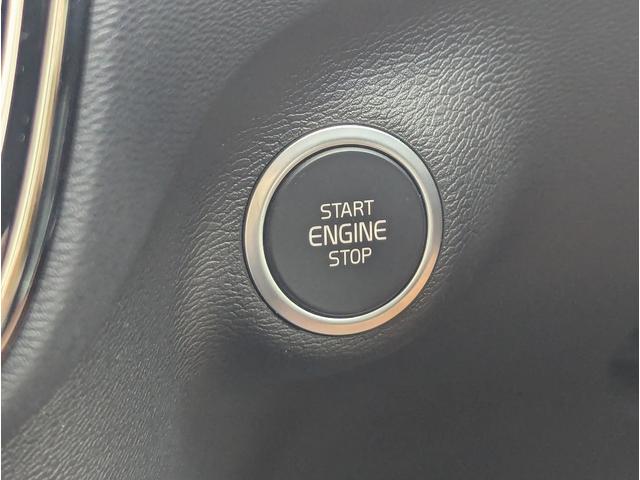 ＸＣ４０ Ｂ４　モメンタム　保証１年付　ワンオーナー車　２０２１年モデル　ＯＰハンズフリーパワーバックドア　フルセグＴＶ　インテリセーフ　アクティブベンディングＬＥＤヘッド　純正ＨＤＤナビゲーション　３６０度カメラ＆前後ソナー（25枚目）