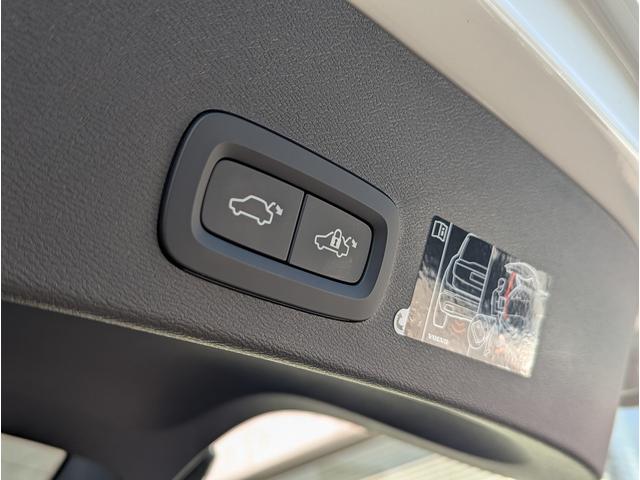 ＸＣ４０ Ｂ４　モメンタム　保証１年付　ワンオーナー車　２０２１年モデル　ＯＰハンズフリーパワーバックドア　フルセグＴＶ　インテリセーフ　アクティブベンディングＬＥＤヘッド　純正ＨＤＤナビゲーション　３６０度カメラ＆前後ソナー（28枚目）