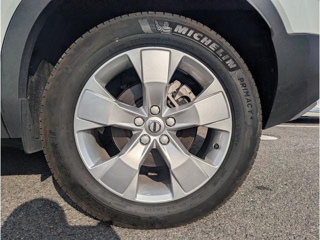 ＸＣ４０ Ｂ４　モメンタム　保証１年付　ワンオーナー車　２０２１年モデル　ＯＰハンズフリーパワーバックドア　フルセグＴＶ　インテリセーフ　アクティブベンディングＬＥＤヘッド　純正ＨＤＤナビゲーション　３６０度カメラ＆前後ソナー（32枚目）