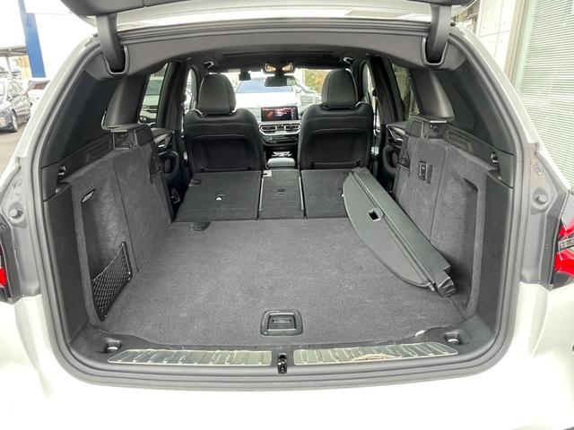 ｉＸ３ Ｍスポーツ　ＯＰエクステリアパッケージ　パノラマサンルーフ　アダプティブＬＥＤヘッドライト　ハーマンカードンサウンドスピーカー　２０インチＡＷ　ヴァ―ネスカ革スポーツシート　アラウンドビューカメラ（10枚目）