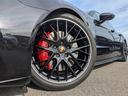 タイヤは２１インチスポークデザインアルミホイール！ポルシェロゴ入りのレッドブレーキキャリパーも大変スタイリッシュです！