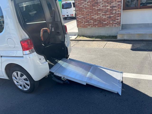 タント 　スローパー　リアシート付き使用　車検整備後渡し　消耗品交換　ドライブレコーダー　タイヤ４本新品　電動スライドドア　スマートキー　車いす乗降車電動固定装置付（7枚目）