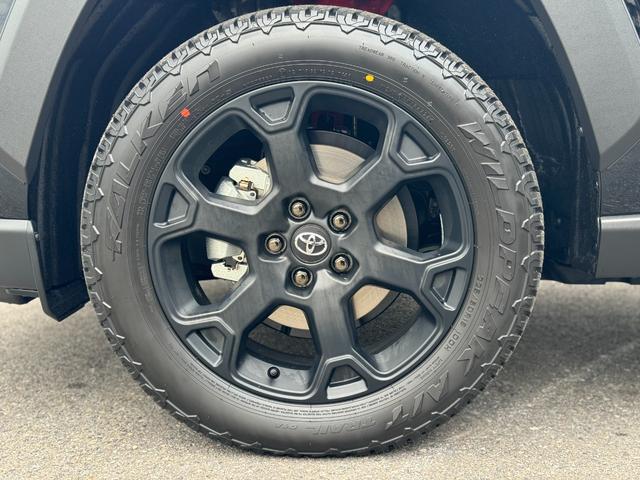 ＲＡＶ４ ハイブリッドアドベンチャー　オフロードパッケージＩＩ　【ハイブリッドアドベンチャーオフロードパーケージＩＩ】専用シート　専用ホイール　１０．５ＤＡＰｌｕｓ　パノラミックビューモニター　デジタルミラー　ハンズフリーパワーバックドア　ＡＣ１００Ｖコンセント！（29枚目）