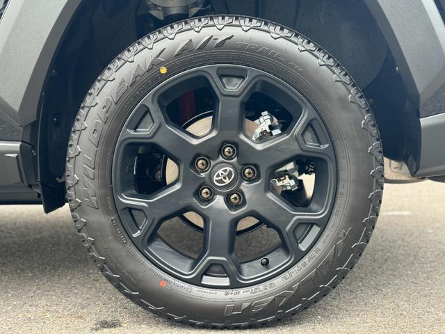 ＲＡＶ４ ハイブリッドアドベンチャー　オフロードパッケージＩＩ　【ハイブリッドアドベンチャーオフロードパーケージＩＩ】専用シート　専用ホイール　１０．５ＤＡＰｌｕｓ　パノラミックビューモニター　デジタルミラー　ハンズフリーパワーバックドア　ＡＣ１００Ｖコンセント！（30枚目）