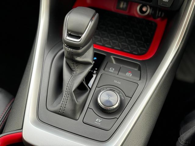 ＲＡＶ４ ハイブリッドアドベンチャー　オフロードパッケージＩＩ　【ハイブリッドアドベンチャーオフロードパーケージＩＩ】専用シート　専用ホイール　１０．５ＤＡＰｌｕｓ　パノラミックビューモニター　デジタルミラー　ハンズフリーパワーバックドア　ＡＣ１００Ｖコンセント！（45枚目）