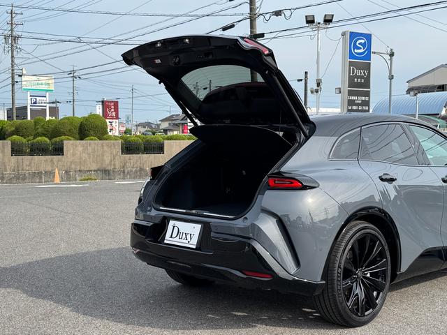 クラウンスポーツ Ｚ　【アッシュカラー！パノラマルーフ】パノラミックビュー・デジタルインナーミラー・ブラインドスポットモニター・アドバンスドパーク・ベンチレーション・シートヒーター・置くだけ充電・黒本革・２１インチホイール（30枚目）