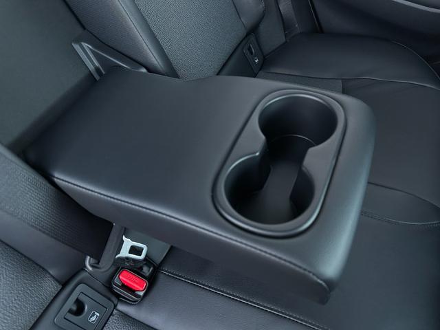 カローラクロス ハイブリッド　Ｚ　【即納！！パノラマルーフ！！】１０．５ＤＡＰｌｕｓ　パノラミックビューモニター　アドバンストパーク　ブラインドスポットモニター　ＥＴＣ２．０　シートヒーター　ハンズフリーパワーバックドア　フルセグＴＶ（73枚目）