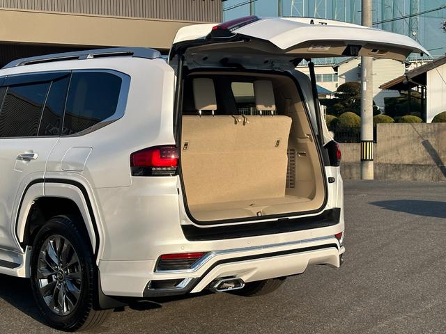 【2024年1月購入】2か月使用のみ♪サンルミエ キュート パールゴールド TOYOTA LAND CRUISER ZX | 2024 | PEARL WHITE | 1383 km