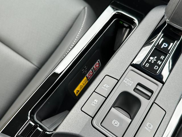 プリウス Ｚ　【即納！！パノラマルーフ！！】１２．３インチディスプレイオーディオ！　　デジタルインナーミラー　ドライブレコーダー前後　ブラインドスポットモニター！　ベンチレーション　パワーバックドア　ワイヤレス充電（51枚目）