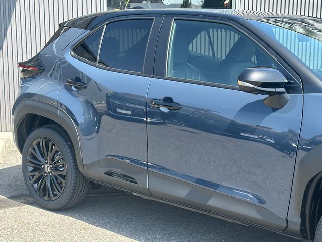 ヤリスクロス ハイブリッドＺ　ウルバーノ　【特別仕様車！ウルバーノ！】ハンズフリーパワーバックドア　トヨタチームメイト　アドバンストパーク　パノラミックビューモニター　ブラインドスポットモニター　ハンドルヒーター　シートヒーター　専用ホイール（16枚目）