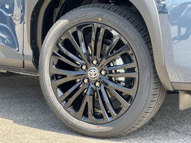 ヤリスクロス ハイブリッドＺ　ウルバーノ　【特別仕様車！ウルバーノ！】ハンズフリーパワーバックドア　トヨタチームメイト　アドバンストパーク　パノラミックビューモニター　ブラインドスポットモニター　ハンドルヒーター　シートヒーター　専用ホイール（20枚目）