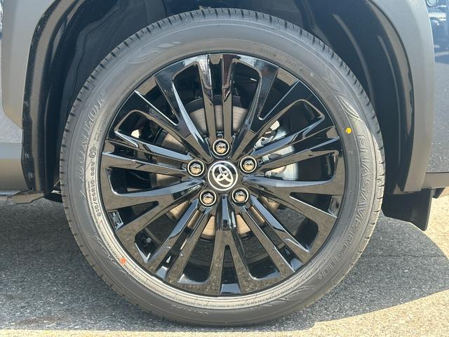 ヤリスクロス ハイブリッドＺ　ウルバーノ　【特別仕様車！ウルバーノ！】ハンズフリーパワーバックドア　トヨタチームメイト　アドバンストパーク　パノラミックビューモニター　ブラインドスポットモニター　ハンドルヒーター　シートヒーター　専用ホイール（34枚目）