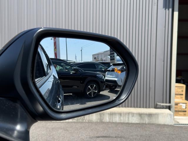 ヤリスクロス ハイブリッドＺ　ウルバーノ　【特別仕様車！ウルバーノ！】ハンズフリーパワーバックドア　トヨタチームメイト　アドバンストパーク　パノラミックビューモニター　ブラインドスポットモニター　ハンドルヒーター　シートヒーター　専用ホイール（38枚目）