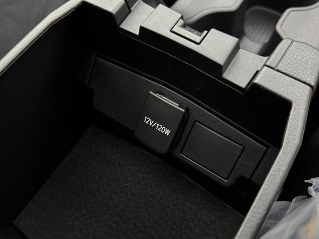 カローラクロス ＧＲスポーツ　【ＧＲスポーツ！！専用装備！！】専用ブレーキキャリパー　寒冷地仕様　リアフォグランプ　パノラミックビューモニター　アドバンスドパーク　パノラマルーフ　パワーバッグドア　ハンドルヒーター　シートヒーター（55枚目）