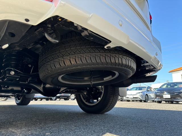 ランドクルーザープラド ＴＸ　Ｌパッケージ　マットブラックエディション　【特別仕様車！！メーカーナビ！！】パノラミックビューモニター！　サンルーフ　ルーフレール　９インチディスプレイオーディオ　７人乗り　ブラインドスポットモニター　寒冷地仕様　ルーフレール　ベージュ内装！（35枚目）