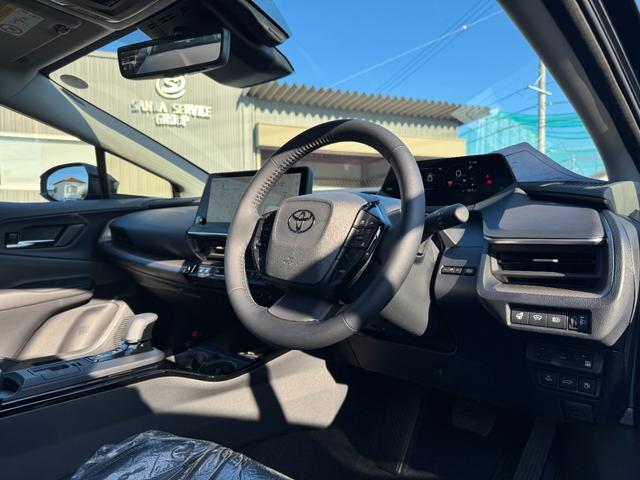 プリウス  【改良後モデル!!パノラミックビューモニター!!】 デジタルインナーミラー 12.3インチディスプレイオーディオ ブラインドスポットモニター スペアタイヤ アドバンストパーク 18インチアルミホイール(71枚目)