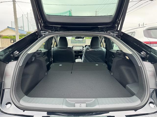 プリウス  【改良後モデル!!パノラミックビューモニター!!】 デジタルインナーミラー 12.3インチディスプレイオーディオ ブラインドスポットモニター スペアタイヤ アドバンストパーク 18インチアルミホイール(76枚目)