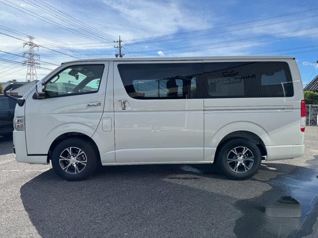 ハイエースバン ロングスーパーGL ダークプライムS 【即納!特別仕様車!!】 パノラミックビューモニター! デジタルインナーミラー 両側パワースライドドア レーンディパーチャーアラート AC100V電源 ハーフレザーシート 20周年限定スカッフプレート(8枚目)