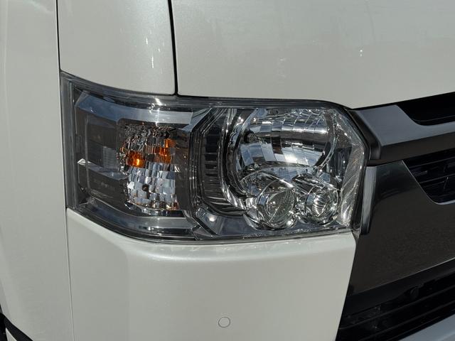 ハイエースバン ロングスーパーGL ダークプライムS 【即納!特別仕様車!!】 パノラミックビューモニター! デジタルインナーミラー 両側パワースライドドア レーンディパーチャーアラート AC100V電源 ハーフレザーシート 20周年限定スカッフプレート(10枚目)