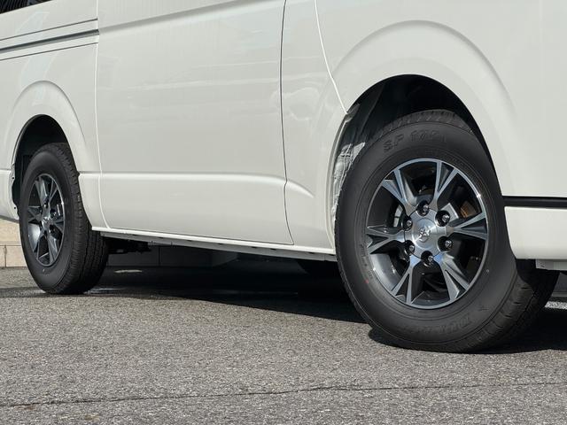 ハイエースバン ロングスーパーGL ダークプライムS 【即納!特別仕様車!!】 パノラミックビューモニター! デジタルインナーミラー 両側パワースライドドア レーンディパーチャーアラート AC100V電源 ハーフレザーシート 20周年限定スカッフプレート(17枚目)