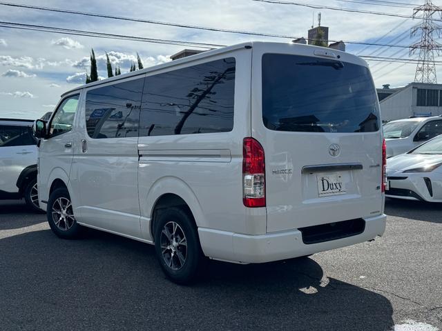 ハイエースバン ロングスーパーGL ダークプライムS 【即納!特別仕様車!!】 パノラミックビューモニター! デジタルインナーミラー 両側パワースライドドア レーンディパーチャーアラート AC100V電源 ハーフレザーシート 20周年限定スカッフプレート(21枚目)